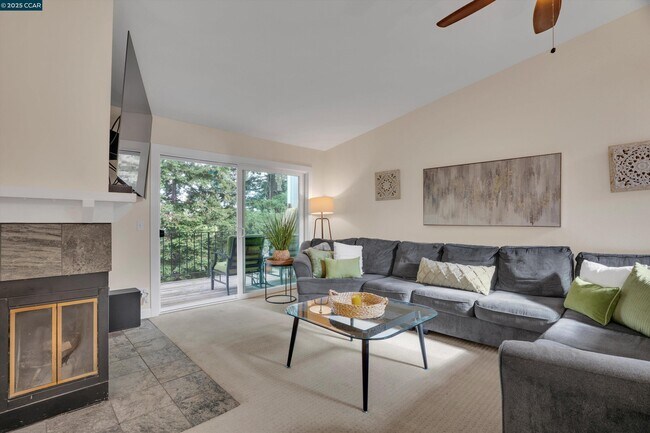 Photo - 242 Via El Dorado Ln