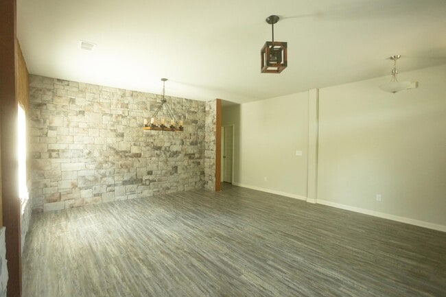 Photo - 1115 Dietrich Ln