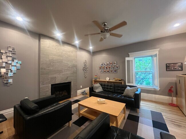 Photo - 315 Windsor St