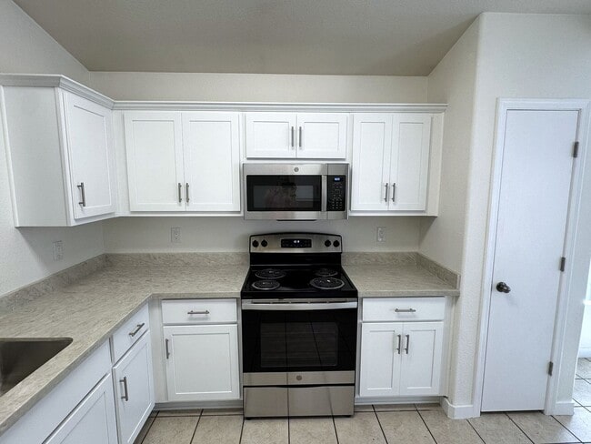 Photo - Beautiful Remodeled 3 bed, 2 bath home in convenient El Mirage neighborhood!