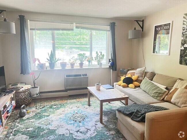 Building Photo - 212 Kent St Unit B1 Rental