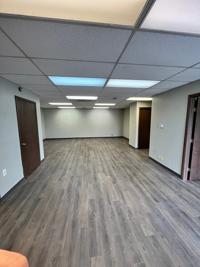 Building Photo - 1000 N 21st St