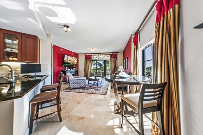 Photo - 2401 N Ocean Blvd Unidad 500