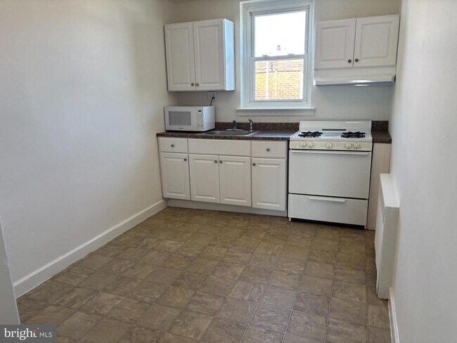 Photo - 4555 Bleigh Ave