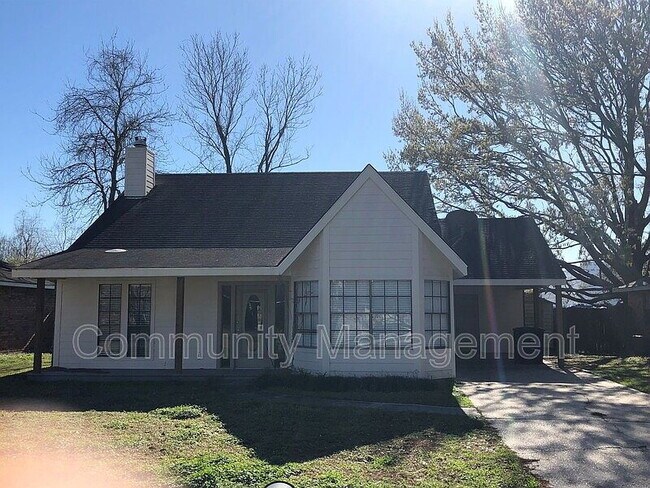 Building Photo - Single Family Home