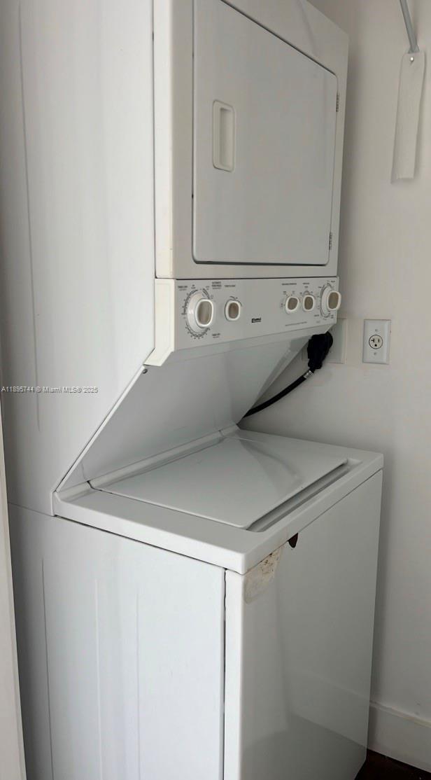 Photo - $1,995MONTHLY;1791 NE MIAMI GARDENS DR #E2...