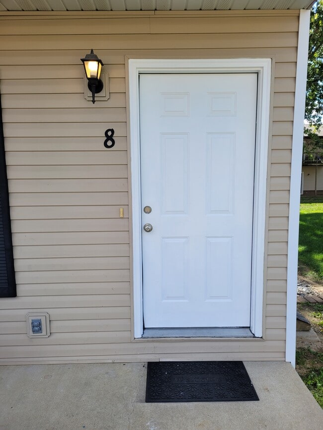 Building Photo - 8 Peartree Ln Rental