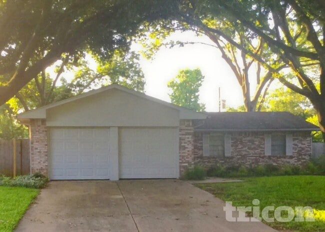 Photo - 1803 Westcrest Dr