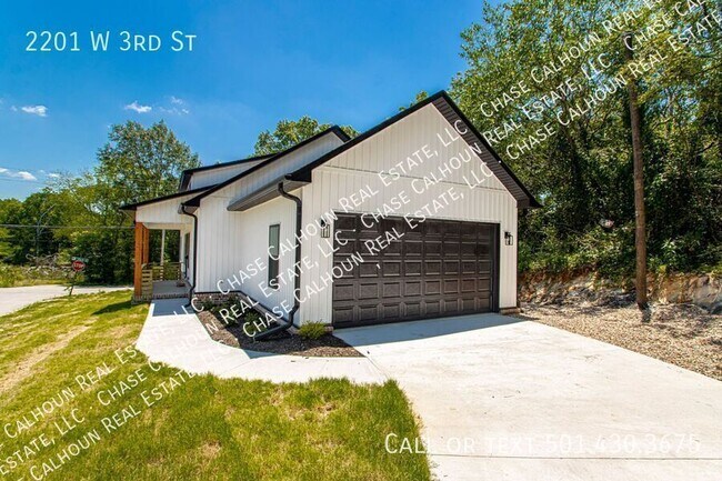 Photo - 2201 W 3rd St