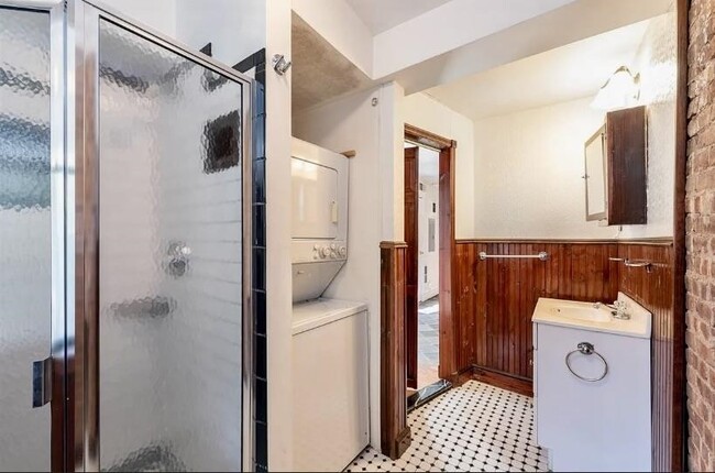 Photo - 343 1/2 8th St