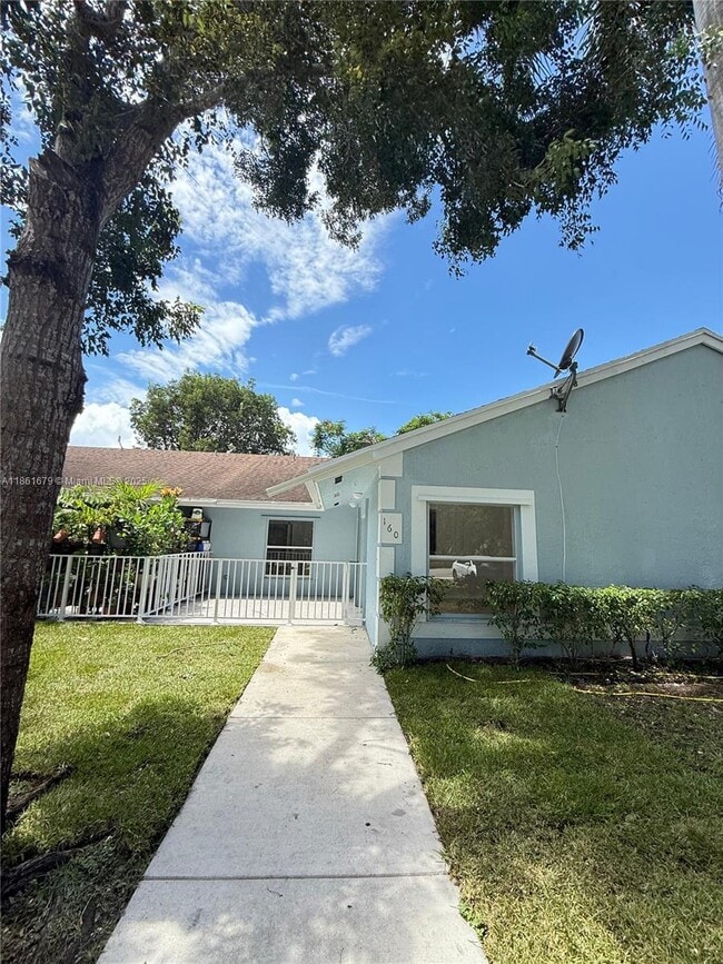 Building Photo - 160 SW 8th Ave Rental