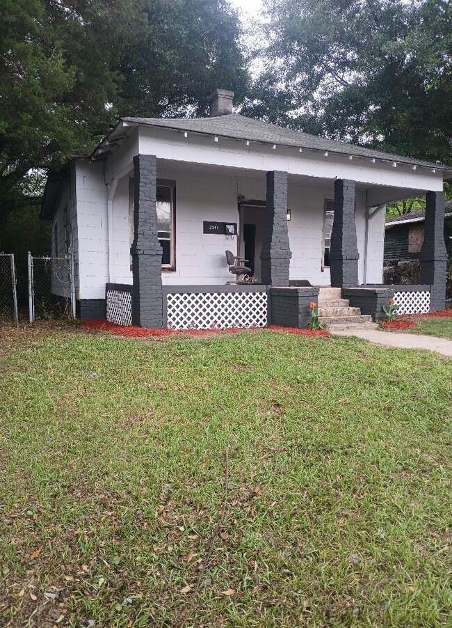 Photo - Parker Ave