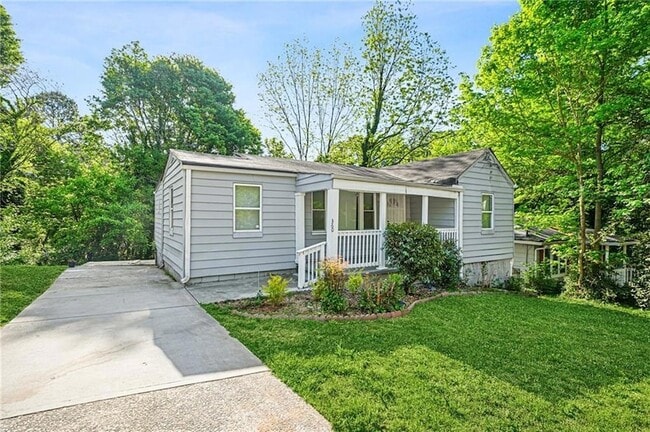 Photo - 360 Betsy Ave SW