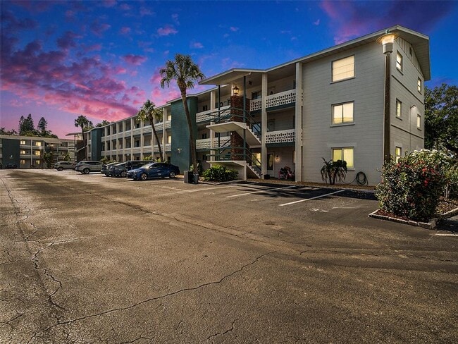 Building Photo - 1859 Restful Dr Unit L26