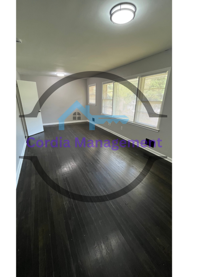 Photo - Charming 3 Bedroom Near Downtown.