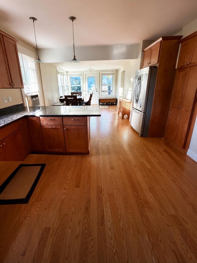 Photo - 419 Dennett St