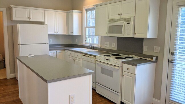 Photo - Check out this new Listing!