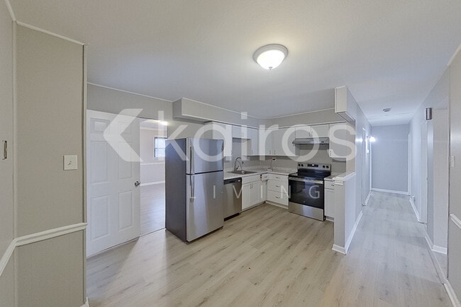 Photo - 8617 Elwyn Dr