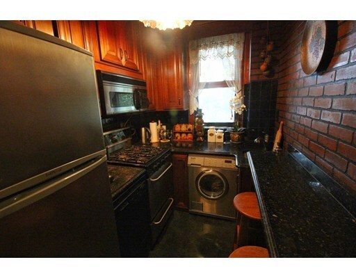 Building Photo - 69 Quint Ave Unit 16