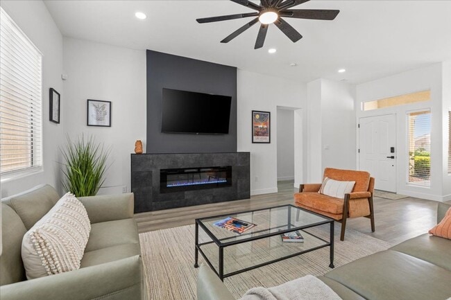 Photo - Gorgeous 2 Bedroom Furnished Modern Home