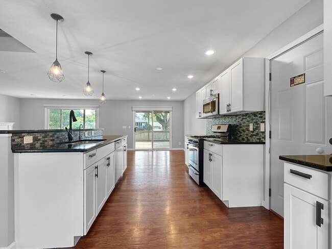 Photo - 2814 Woodridge Ln