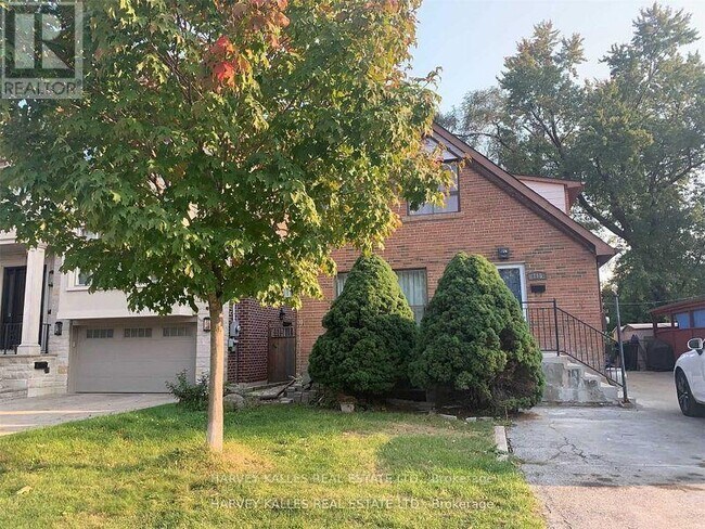 Photo - 195 Poyntz Ave