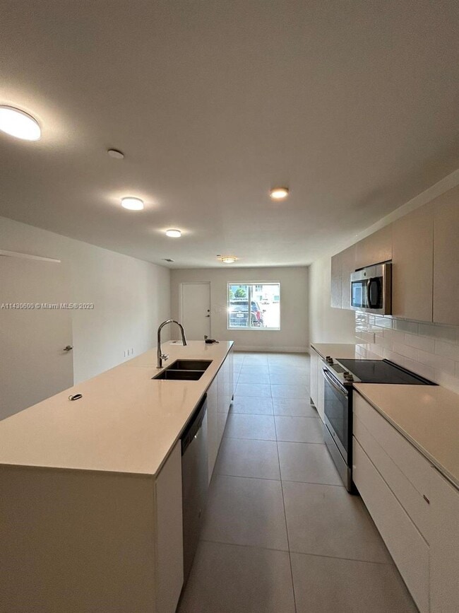 Photo - 2535 NE 193rd St Condo