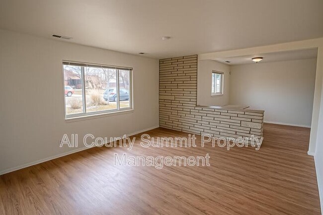 Photo - 9001 Hickory Pl