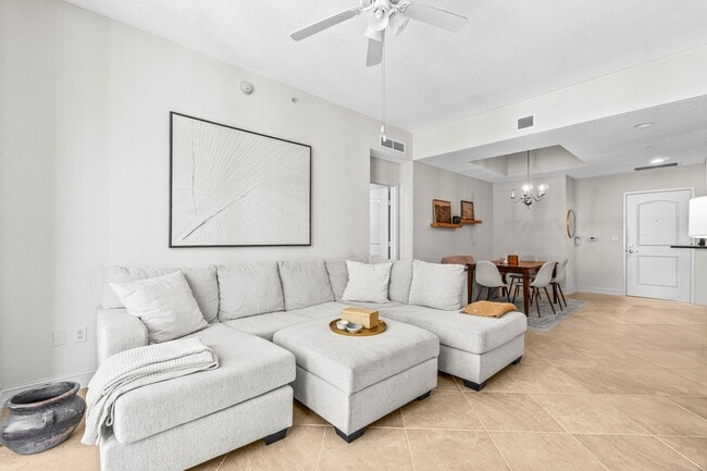 Building Photo - 701 S Olive Ave Unit 1213