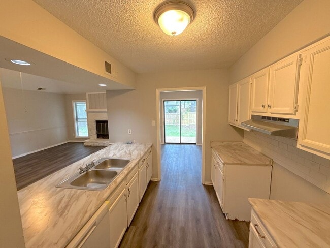 Photo - 7400 Isherwood Rd