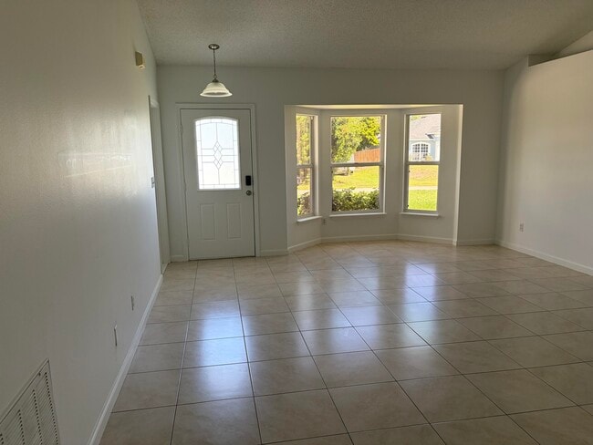 Photo - 1682 SW Glacador Ave