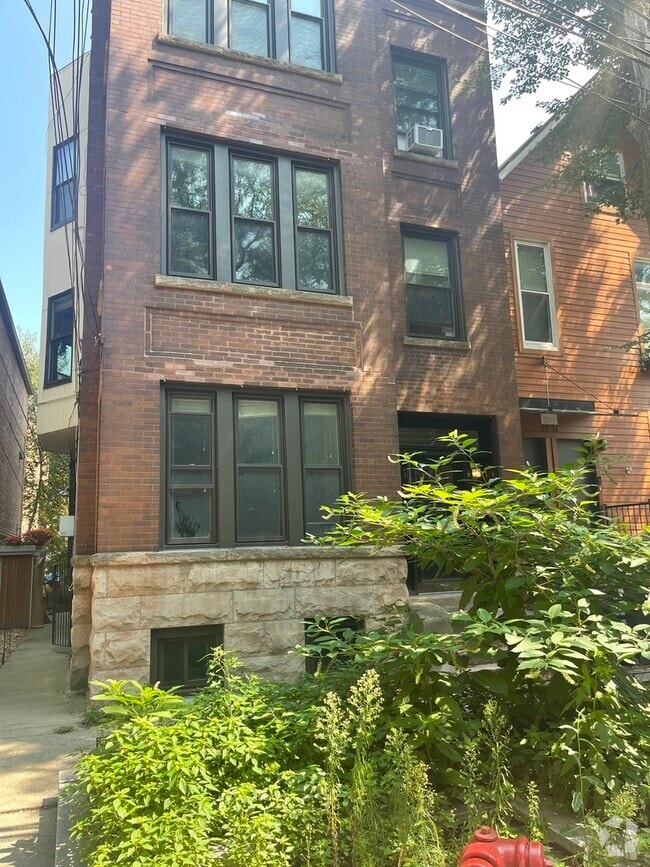 Building Photo - 2733 N Seminary Ave Unit 1 Rental