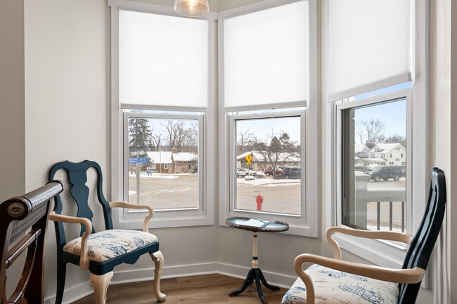 Photo - 80 W Geneva St