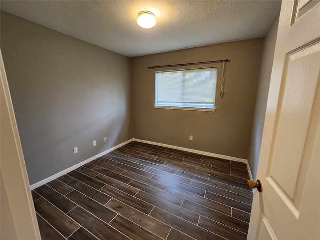 Building Photo - 23107 Kimberly Glen Ln