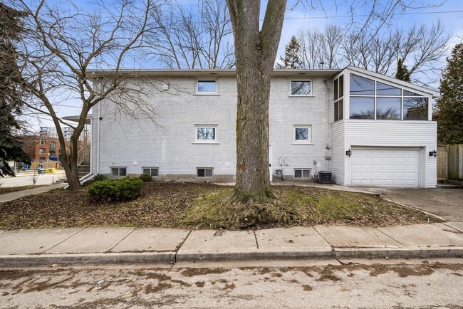 Photo - 2294 Lake Shore Blvd W Unit Room 203