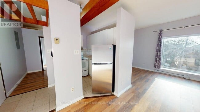 Photo - 97 Farquhar St Unit 201