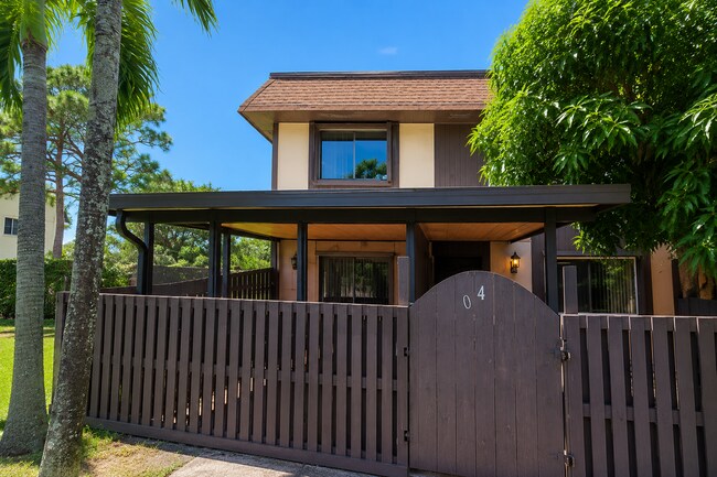 Photo - 2148 Sherwood Forest Blvd