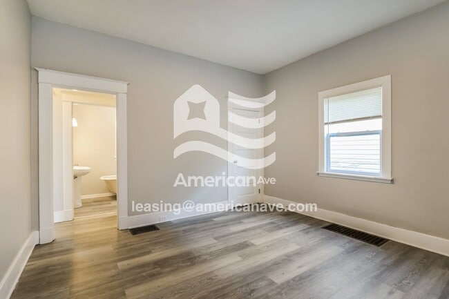 Photo - 1849 W Gaulbert Ave