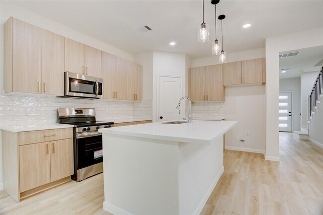 Photo - 8314 Williamsdell St
