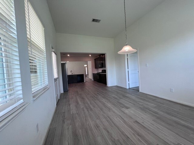 Building Photo - 14147 Little River Dr