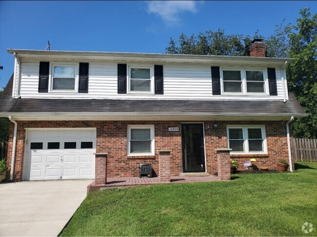 Building Photo - 16805 Dorchester Pl Rental