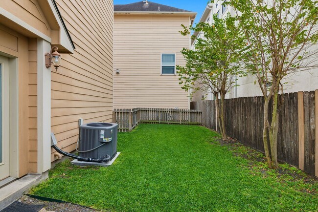 Photo - 1714 Ovid St