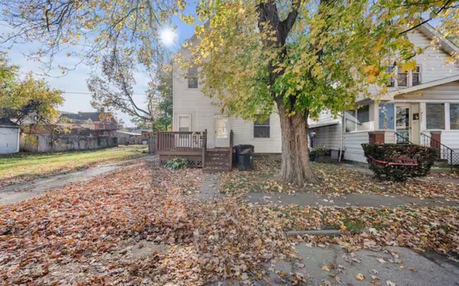 Building Photo - 9519 Preston Ave Unit 2