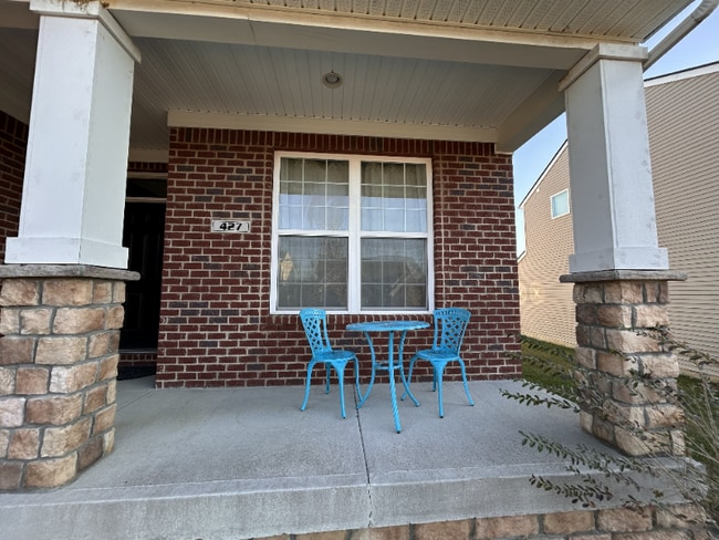 Photo - 427 Rockcrest Way