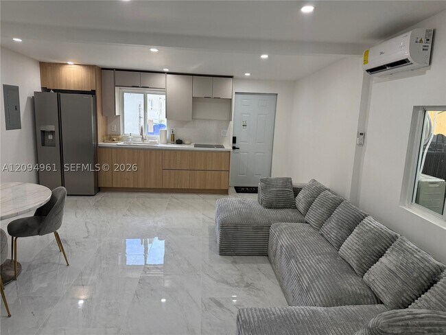 761 NW 34th St Unit 763