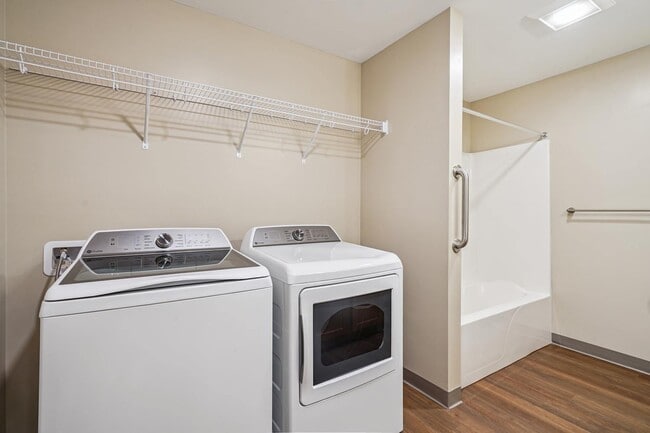 Photo - Alley Landing