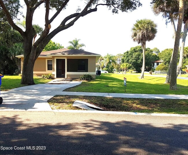 Photo - 1019 Brightman St