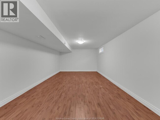 Photo - 1270 Laurendeau Ave