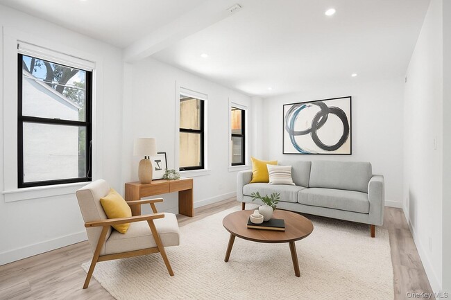 Photo - 2122 Boston Post Rd