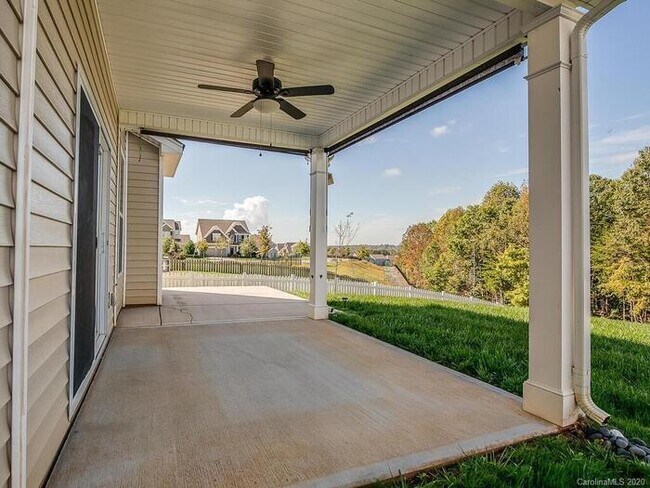 Photo - Charming 4 beds 2.5 baths Home in Berewick!